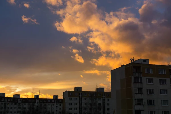 Soluppgång Och Solnedgång Över Byggnader Staden Zilina Slovakien — Stockfoto