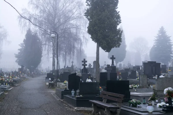 Fog Cemetery Day Time Shot — Stock Photo, Image