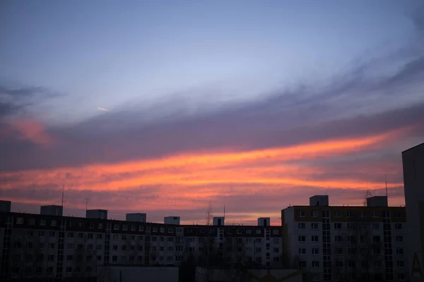 Zonsopkomst Zonsondergang Boven Gebouwen Stad Slowakije — Stockfoto