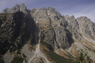 Dağlar. Rocky Tepesi. Yüksek Tatras, Slovakya 'da Sivy Zirvesi