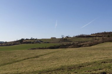 Gün boyunca boş tarla