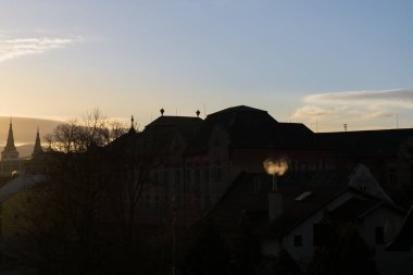 Şehrin üzerinde güzel bulutlar. Slovakya