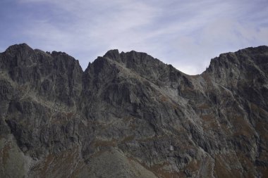Dağlar. Rocky Tepesi. Yüksek Tatras, Slovakya 'da Sivy Zirvesi