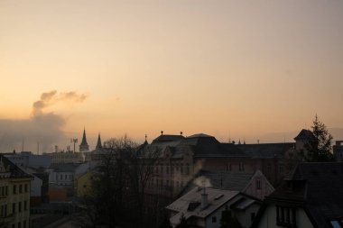 Şehrin üzerinde güzel bulutlar. Slovakya