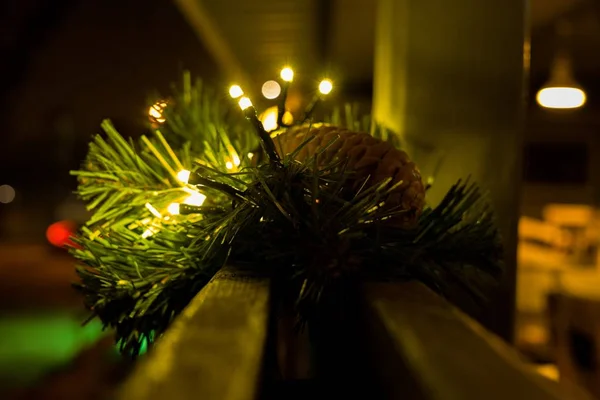 Weihnachtsdekoration Mit Lichtern Auf Hintergrund Nahaufnahme — Stockfoto