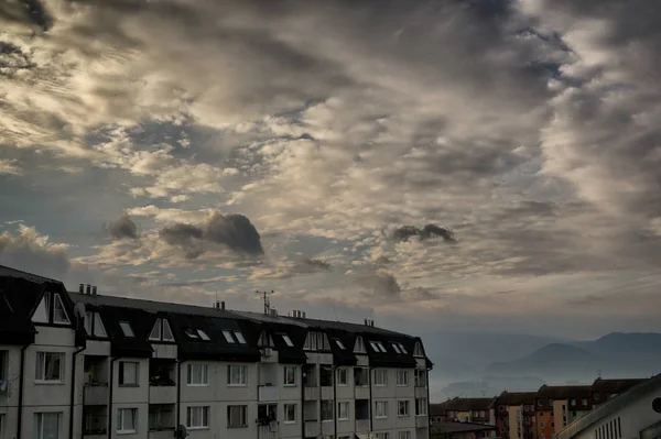 Över Byggnader Och Himmel Bakgrunden — Stockfoto