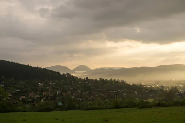 Salida Puesta Del Sol Sobre Los Edificios Ciudad Zilina Países — Foto de Stock