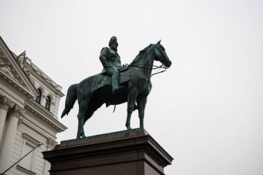 Hamburg, Almanya - 15 Kasım 2017: Hamburg Caddesi ve Binası. Almanya