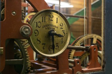 Hamburg, Almanya - 15 Kasım 2017: Hamburg 'daki St. Michael Kilisesi' nde saat. Almanya