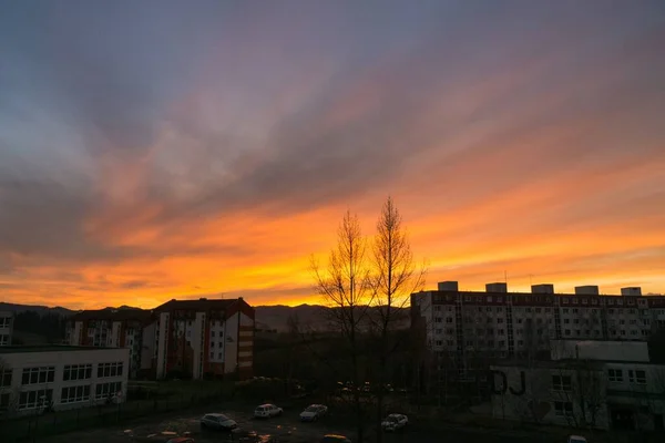 Puesta Sol Naranja Brillante Sobre Los Edificios Ciudad — Foto de Stock