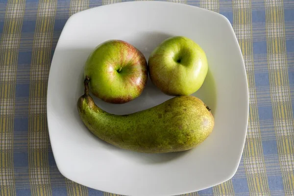 Manzanas Brillantes Pera Servidas Placa — Foto de Stock