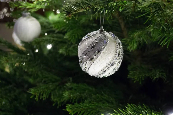 Nahaufnahme Von Weihnachtsschmuck Tannenbaum — Stockfoto