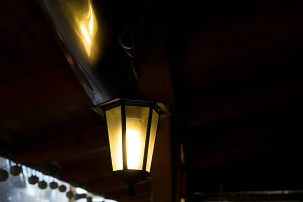 Stara Lampa Drewnianym Domu — Zdjęcie stockowe