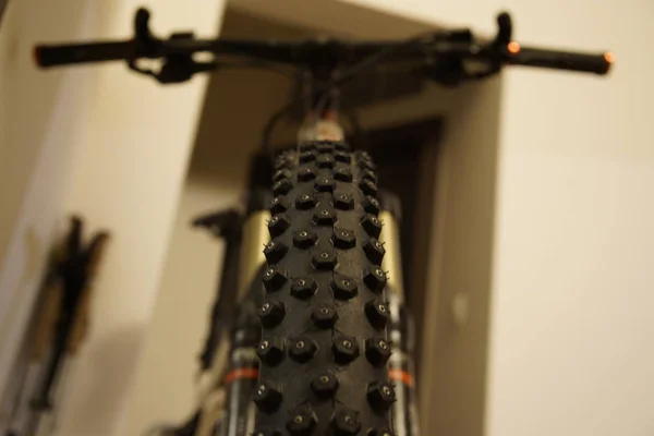Close Tiro Roda Bicicleta Montanha — Fotografia de Stock