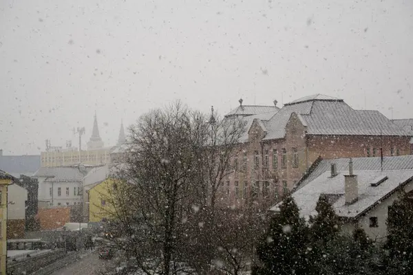 Uitzicht Sneeuwval Huizen Het Winterseizoen — Stockfoto