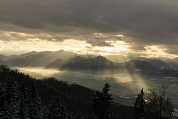 Beau Coucher Soleil Dans Les Montagnes Concept Naturel — Photo