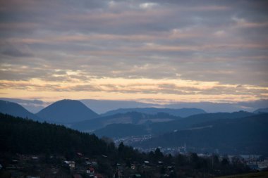 Slovakya 'da tepede güzel bir gün batımı