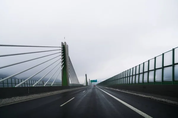 背景是高速公路上的桥 斯洛伐克 — 图库照片