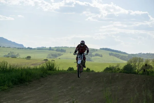 Cidade Zilina País Eslováquia Data Abr 2018 Motociclista Andando Fora — Fotografia de Stock