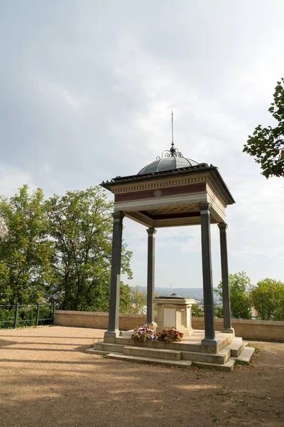 Arkaplanda Güzel Şehir Manzarası — Stok fotoğraf