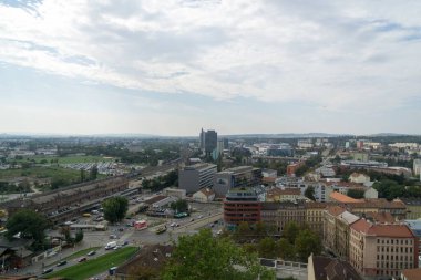 Brno, Çek Cumhuriyeti - 12 Şubat 2018: Brno şehir merkezinin sokaklarına bakın. Çek Cumhuriyeti