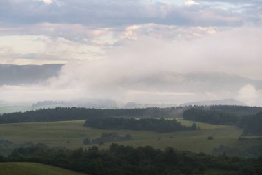 Slovakya 'da tepede güzel bir gün batımı