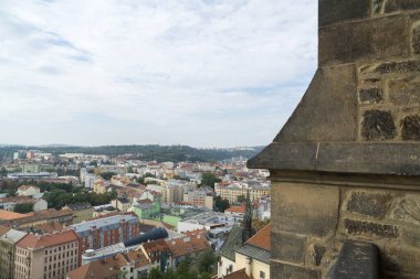 Brno, Çek Cumhuriyeti - 12 Şubat 2018: Brno şehir merkezinin sokaklarına bakın. Çek Cumhuriyeti