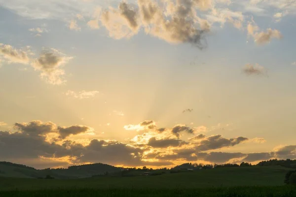 スロバキアの丘の上の美しい夕日 — ストック写真