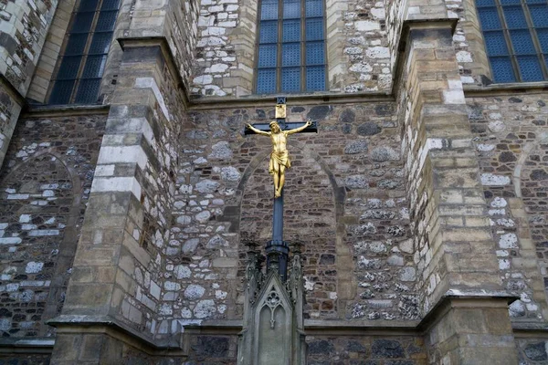 Detail Des Kreuzes Mit Chris Und Kirche — Stockfoto