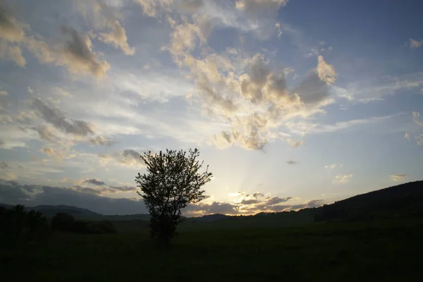 Bellissimo Tramonto Sulla Collina Slovacchia — Foto Stock