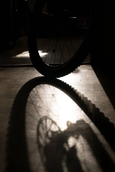 底盘上的自行车轮胎 — 图库照片