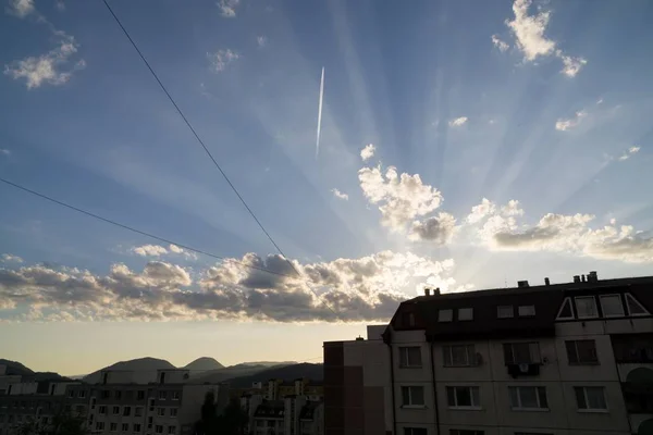 Sonnenaufgang Oder Sonnenuntergang Über Den Gebäuden Der Stadt Slowakei — Stockfoto