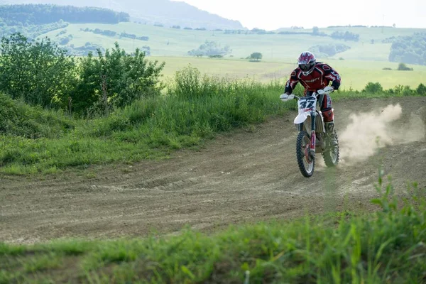 Ciudad Zilina País Eslovaquia Fecha Abr 2018 Motociclista Que Monta —  Fotos de Stock