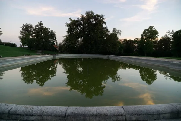 Parque Verano Con Fuente República Checa — Foto de Stock