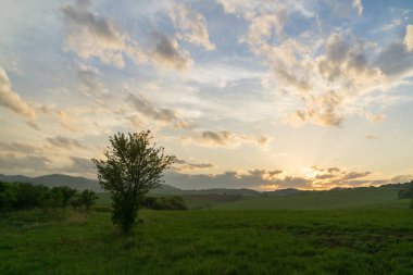 Slovakya 'da tepede güzel bir gün batımı