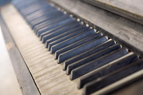 Eski Ahşap Piyano Çek Cumhuriyeti — Stok fotoğraf