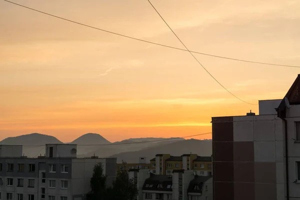 Soluppgång Eller Solnedgång Över Byggnaderna Staden Slovakien — Stockfoto