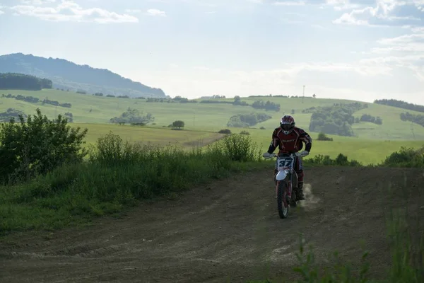 Ciudad Zilina País Eslovaquia Fecha Abr 2018 Motociclista Que Monta — Foto de Stock