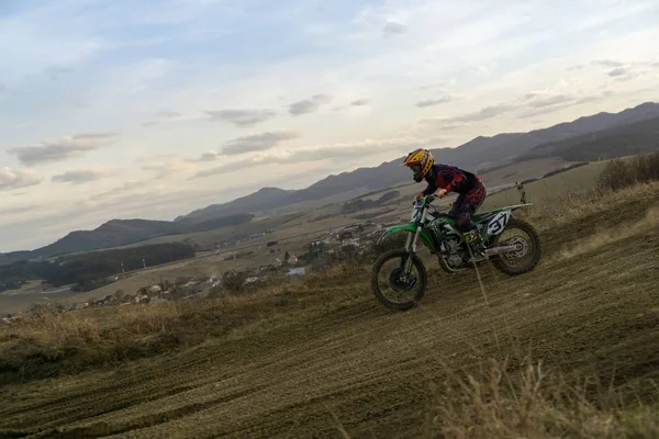 Motocross Motorradfahrer Aus Nächster Nähe Erschossen — Stockfoto