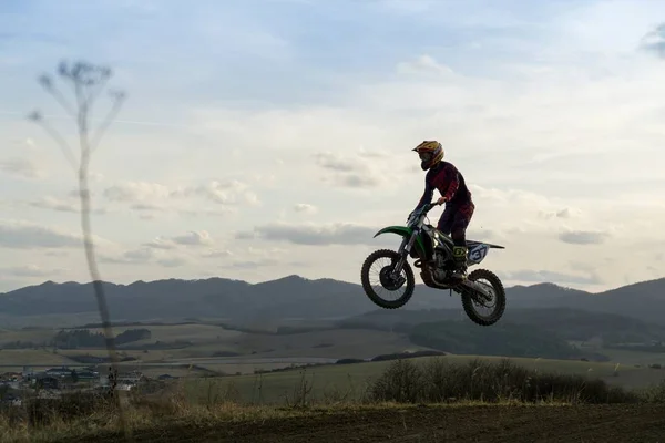 Motocross Motorradfahrer Aus Nächster Nähe Erschossen — Stockfoto