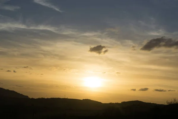 Coucher Soleil Sur Ciel Montagne Plan Soir — Photo