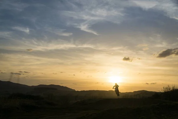 Puesta Sol Cielo Montaña Tiro Noche —  Fotos de Stock