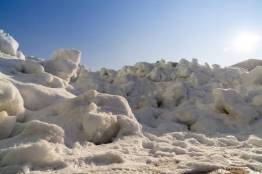 Kış boyunca kar yığını kapanır. Slovakya