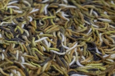 Yün yumağını kapat