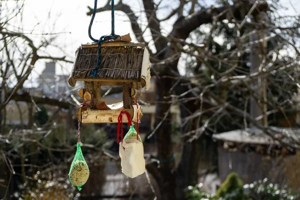 Drewniany Domek Dla Ptaków Okresie Zimowym — Zdjęcie stockowe