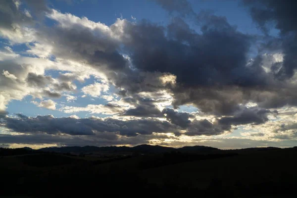 Краєвид Захід Сонця Над Пагорбами — стокове фото
