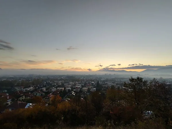 Salida Puesta Del Sol Sobre Los Edificios Ciudad Zilina Países —  Fotos de Stock