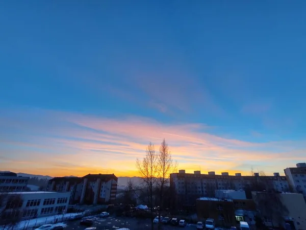 Zonsopkomst Zonsondergang Boven Gebouwen Stad Slowakije — Stockfoto