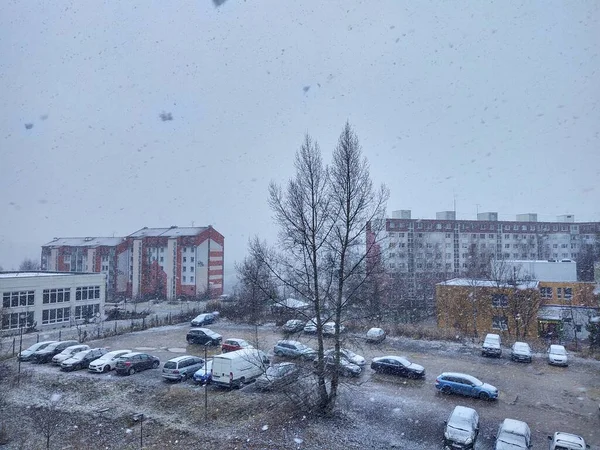 Pôr Sol Cidade Durante Inverno Com Neve Nos Telhados Eslováquia — Fotografia de Stock