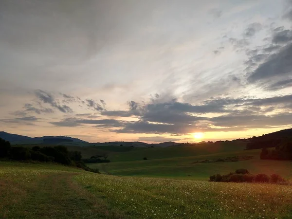 Pôr Sol Nascer Sol Com Nuvens Coloridas Eslováquia — Fotografia de Stock